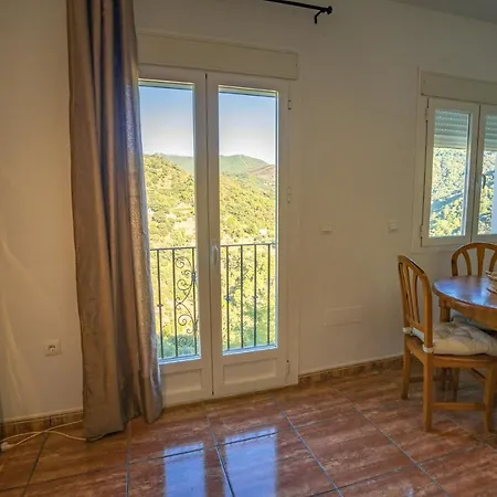 Calle Cruz Apartment *